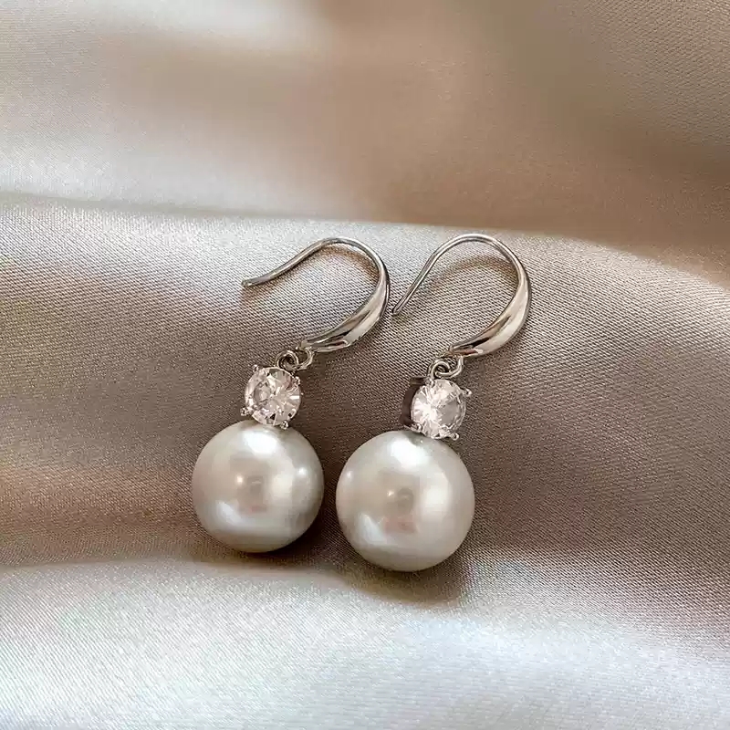 White pearl ear hook