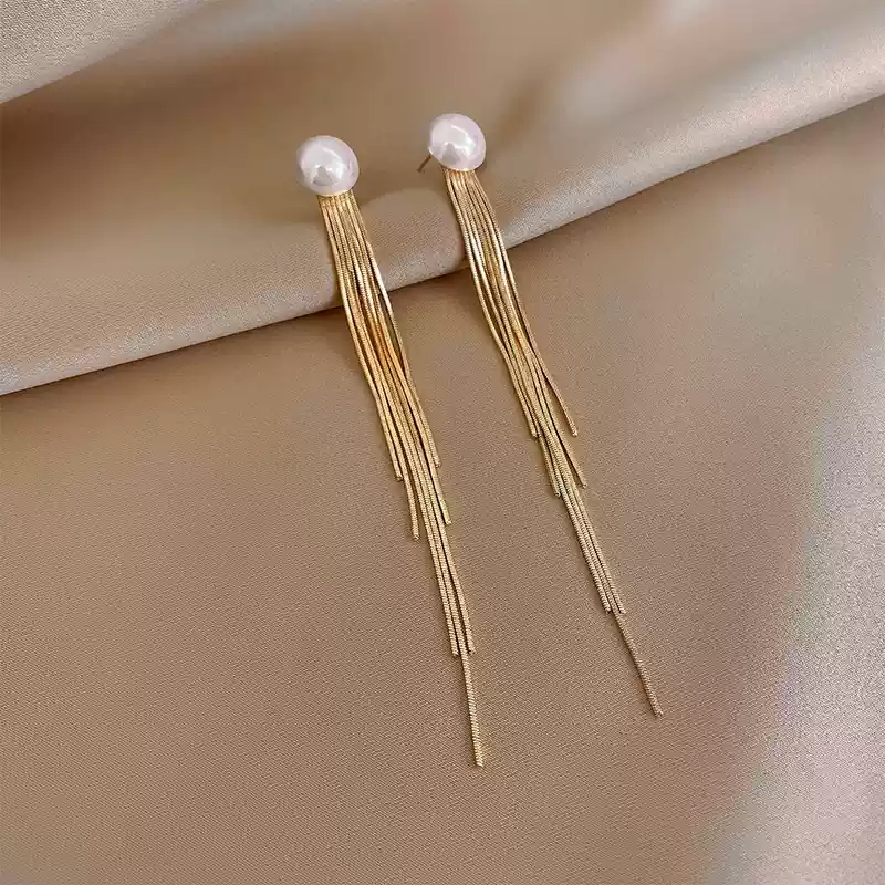 Pearl tassel ear chain