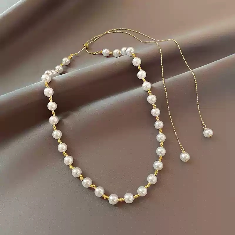 Pearl Pulling Necklace