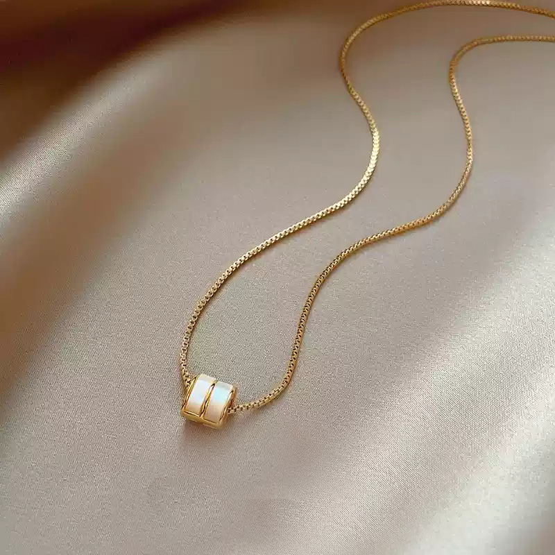 White Beimu necklace [approximately 38cm+4cm in length]