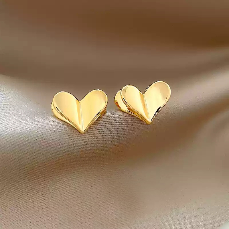 Korean three-dimensional heart-shaped earrings~