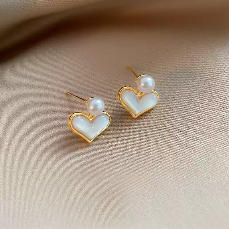 Love pearl earrings~