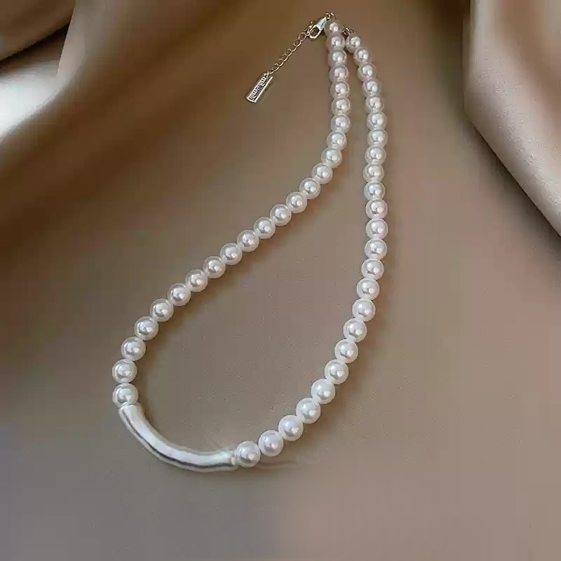 Shi Jia'ao White Pearl Necklace