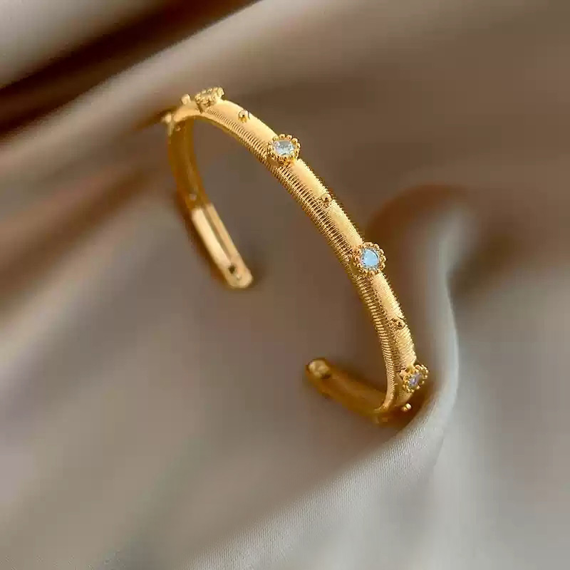 Gold brushed zircon bracelet