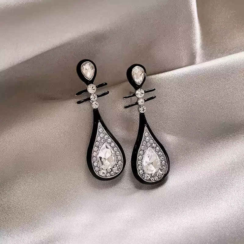 Pipa earrings [925 silver stud posts]