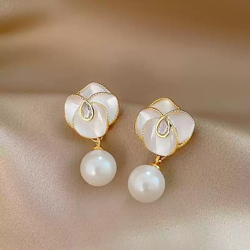 Camellia pearl earrings