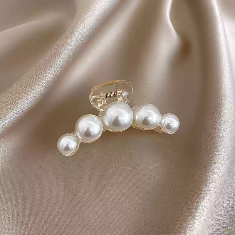 Pearl Hair Clip (Medium)