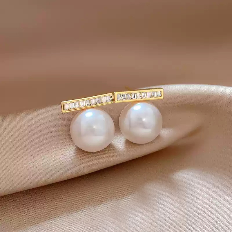 Golden pearl earrings [925 silver stud post]