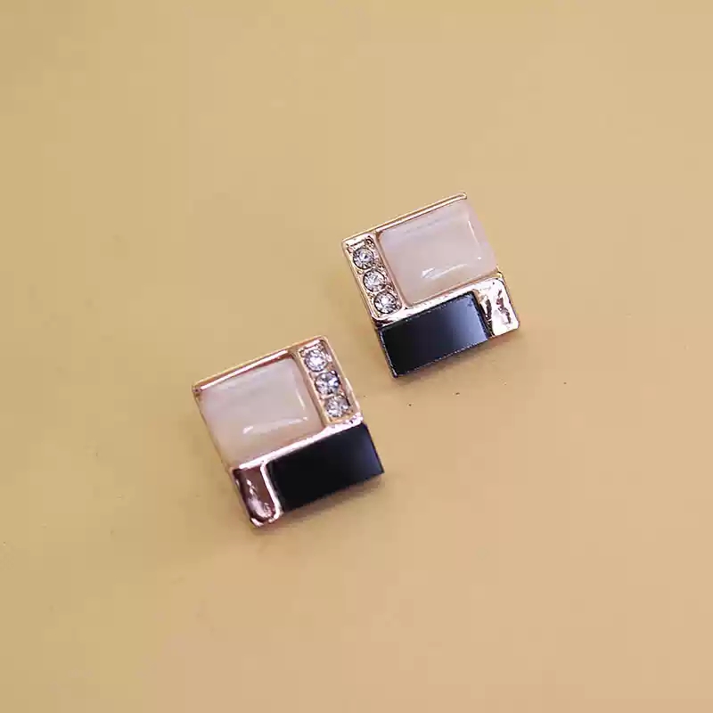 Acrylic earrings 100217.1.26