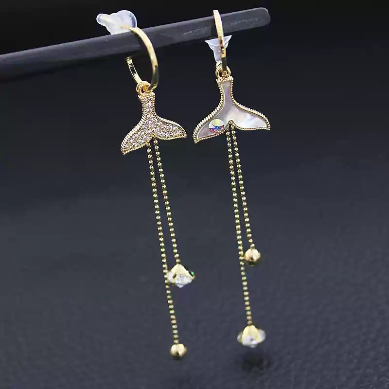 Fish tail earrings 994742.65