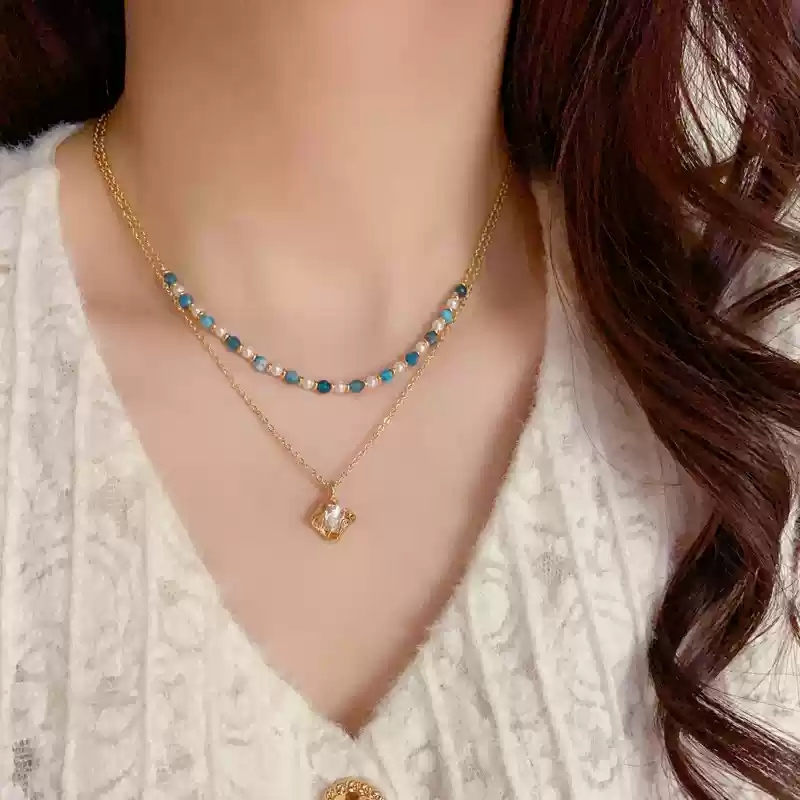 Double layered necklace