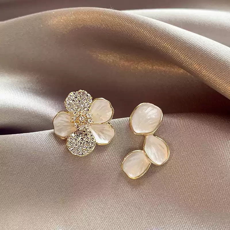 Asymmetric flower earrings