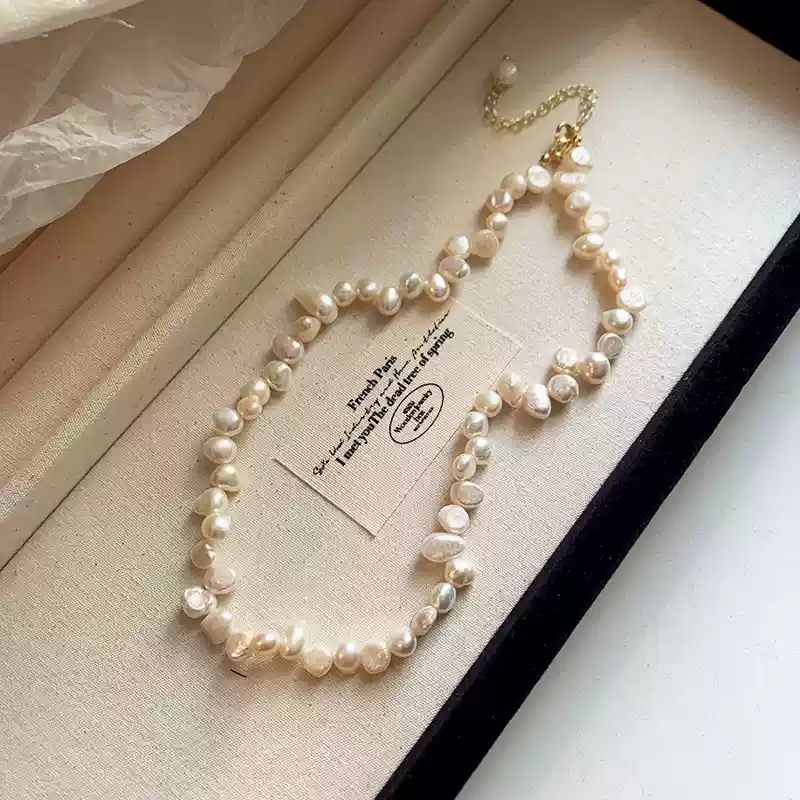 Baroque pearl necklace