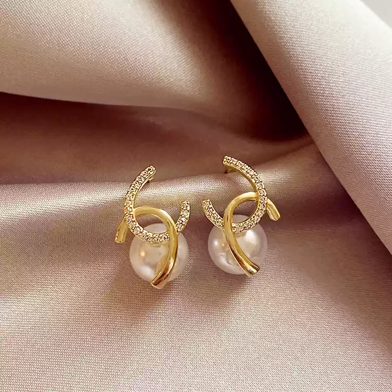 Double C pearl earrings