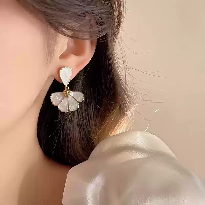 White flower earrings