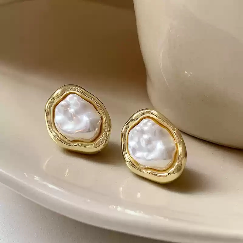 Irregular Baroque pearl earrings~