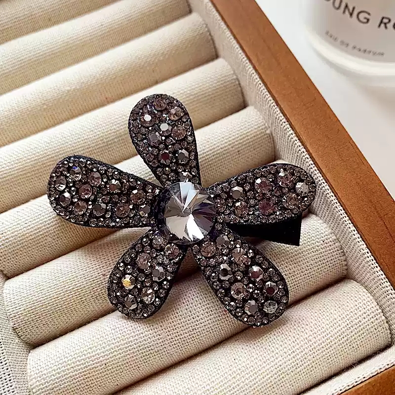 Full diamond flower edge clip