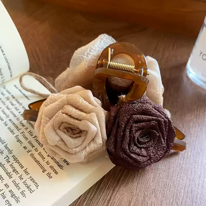 Double sided rose grip clip