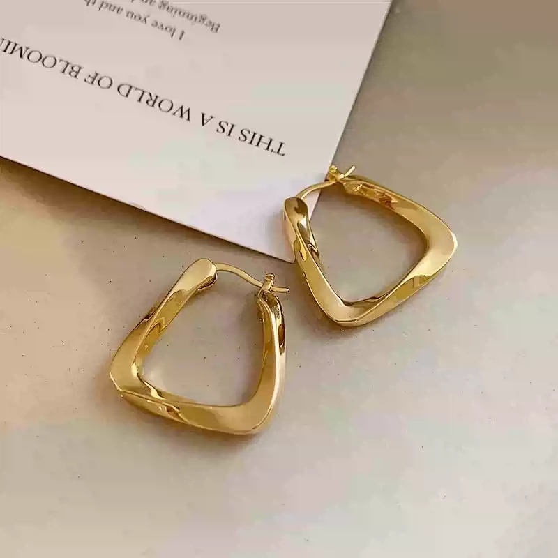 Golden geometric earrings