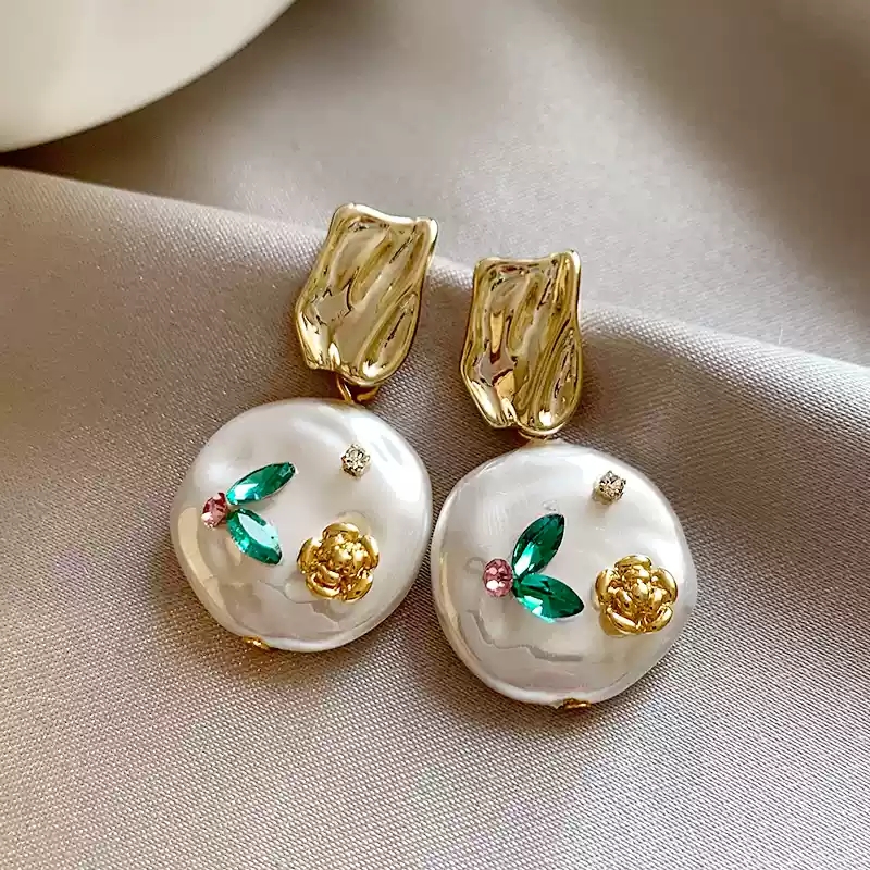 Baroque pearl earrings