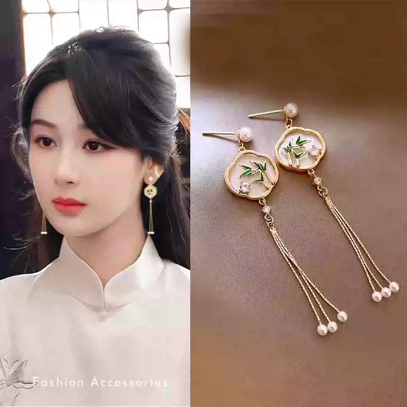 Screen bamboo leaf tassel earrings