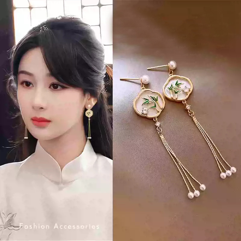 New Chinese style Cuizhu tassel earrings