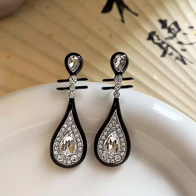 Chinese style pipa earrings