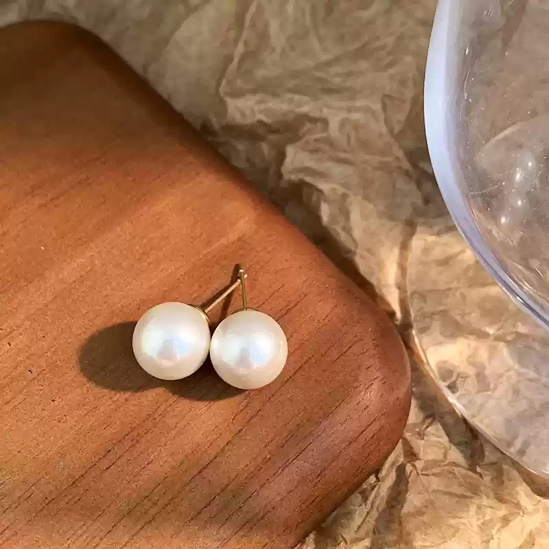 Pearl earrings 12mm