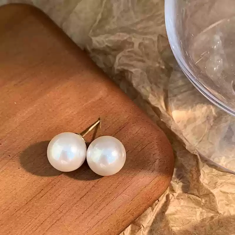 Pearl earrings 14mm