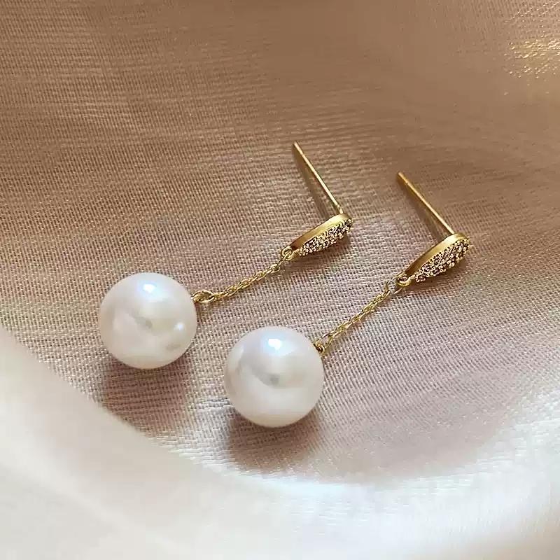 Pearl tassel earrings