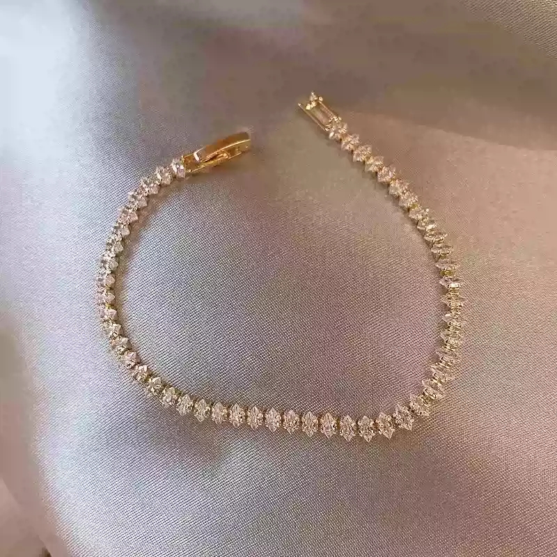 Golden zircon bracelet