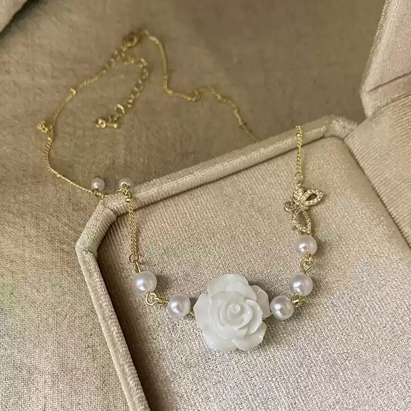 Rose Pearl Necklace