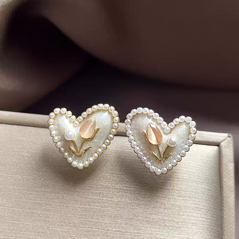 Tulip Love Pearl Earrings