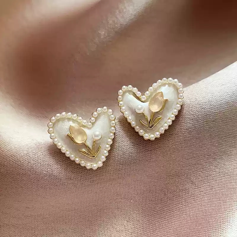 Tulip Love Pearl Earrings