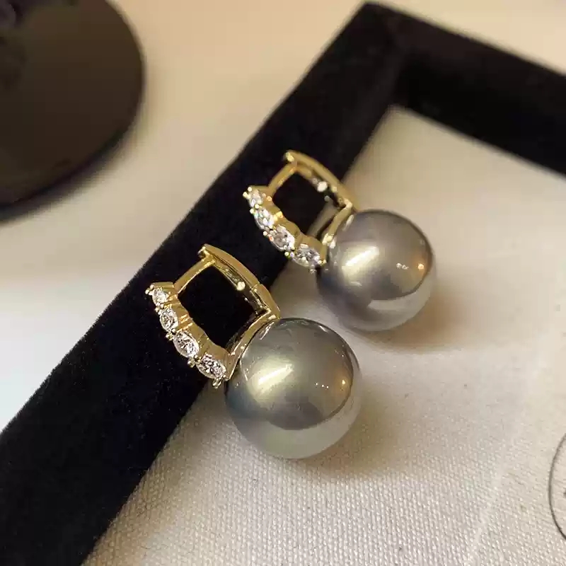 Ma Grey Pearl Earrings