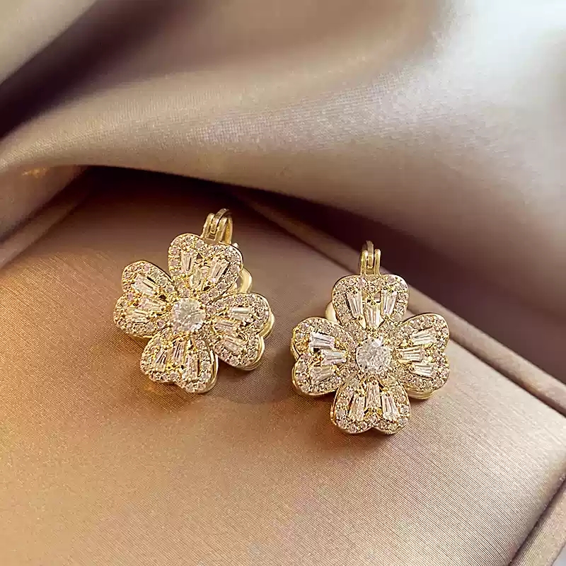 Zircon Clover Earrings