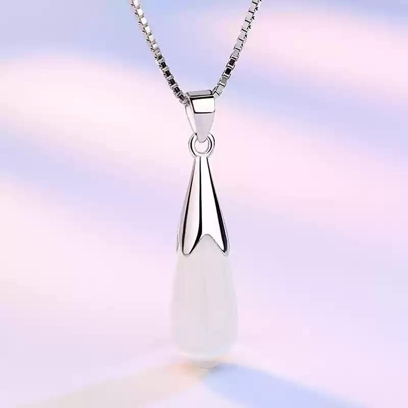 White pendant (with chain)