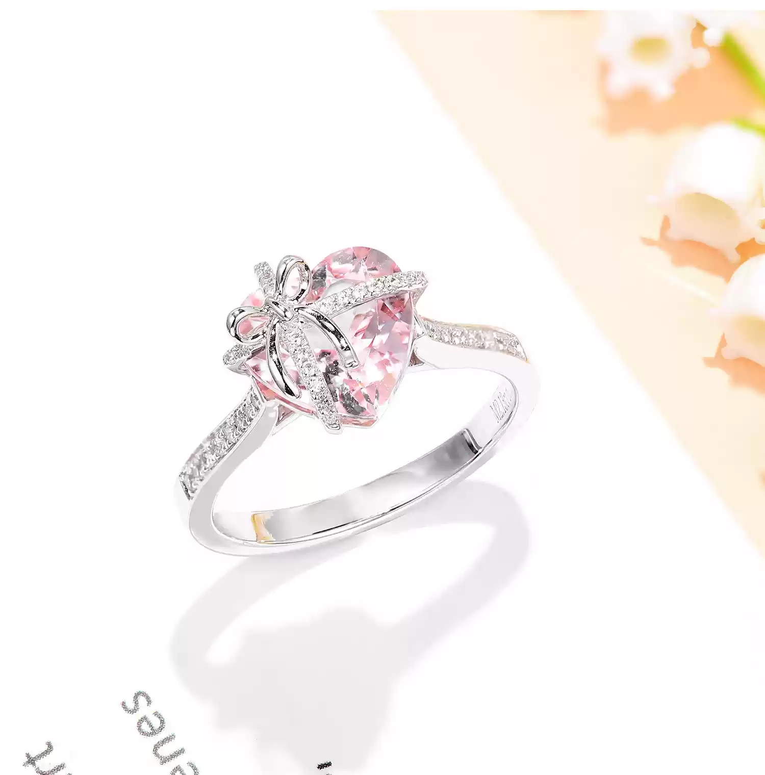 Adjustable pink diamond opening