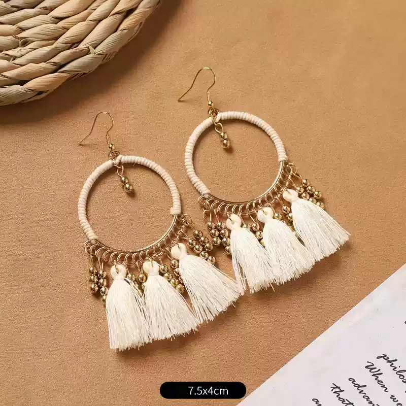 14- Large round rice white woven tassel