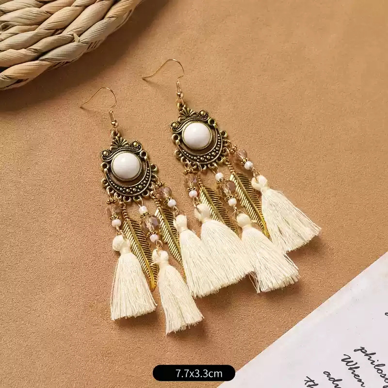 16- Ethnic style rice white tassel