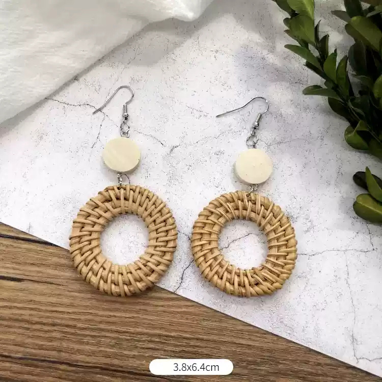 19- Vine woven circle (light brown)