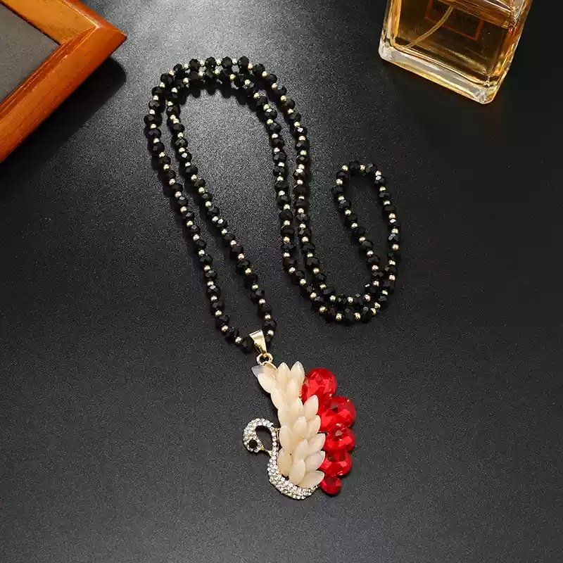 10 Crystal Chain (Red Diamond Swan)