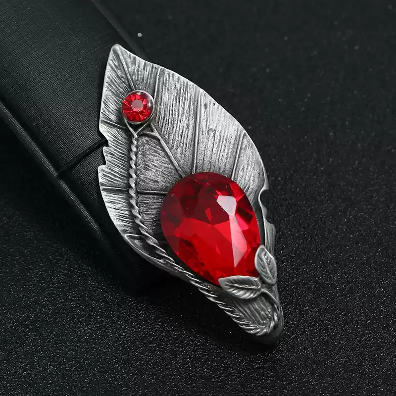 Raindrops and leaves (ruby red)